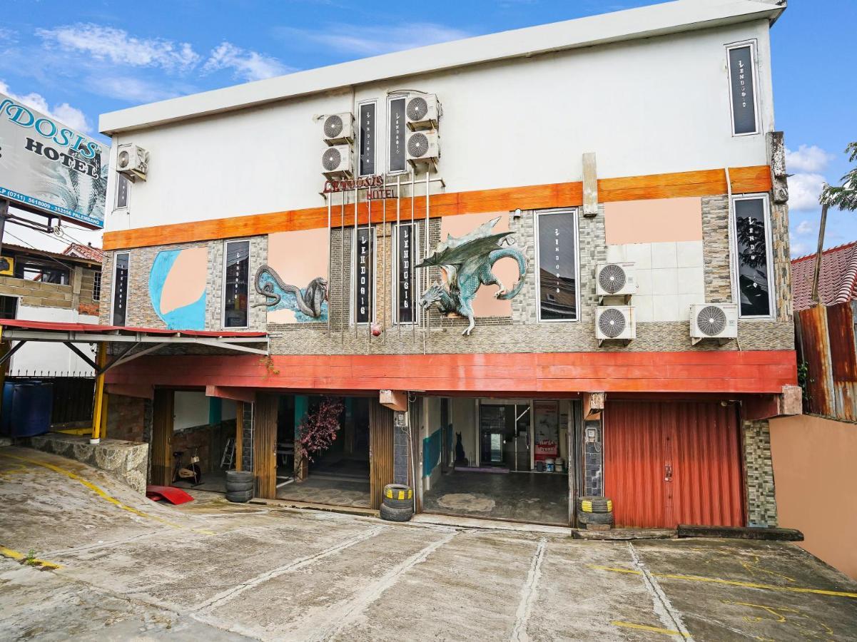 Oyo 90161 Hotel Lendosis Pipa Reja Angkatan 66 Palembang Exterior foto
